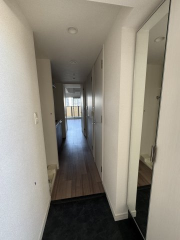 プレサンスジェネ新栄町駅前葵の玄関