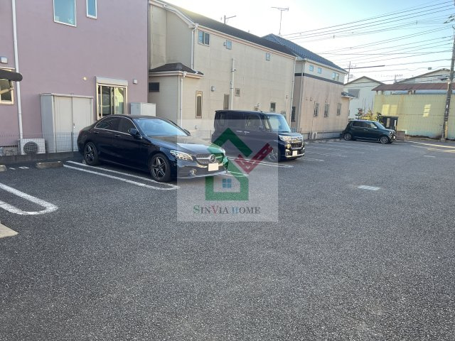 フローラの駐車場
