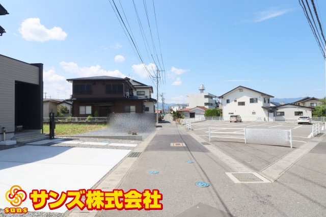 郡山市台新１丁目　　　１号棟　　　開成小学校、郡山第１中学区の前面道路含む現地写真|北側前面道路