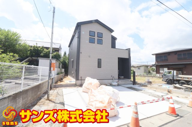 郡山市台新１丁目　　　１号棟　　　開成小学校、郡山第１中学区の外観|北東側から見た駐車場を含む外観♪