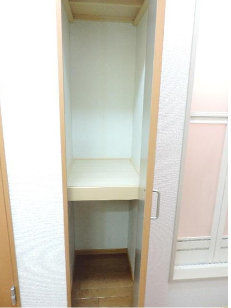 杉並区西荻南２丁目の賃貸マンションの収納