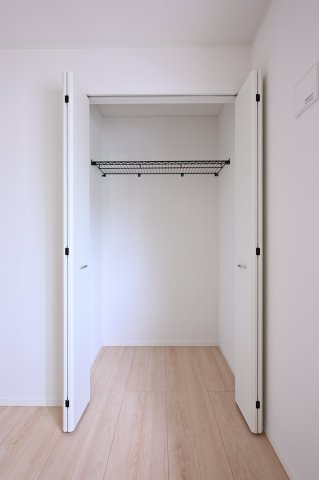 【収納】 | 大泉町寄木戸第18 アーネストワン　全５棟 | 各居室に収納付きでお部屋もスッキリ片付きます♪