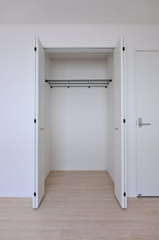 【収納】 | 大泉町寄木戸第18 アーネストワン　全５棟 | 各居室に収納付きでお部屋もスッキリ片付きます♪
