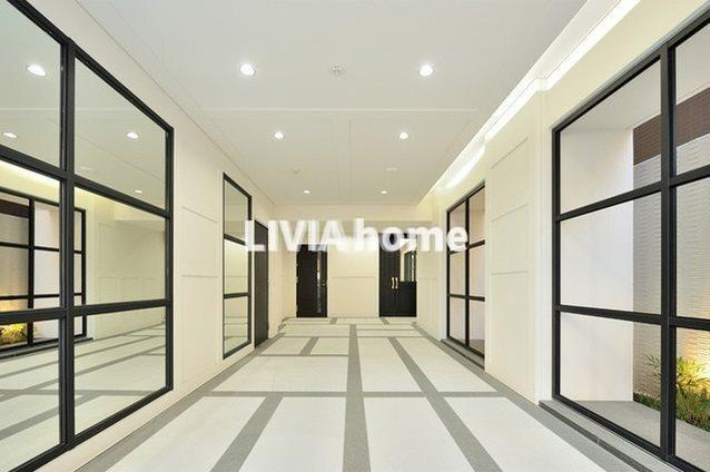 港区芝２丁目の賃貸マンションのエントランス