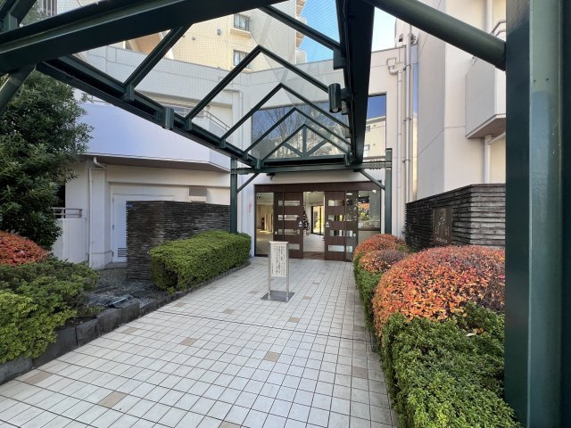 ルネ蒲田ガーデンステイツのエントランス|「蒲田」駅徒歩１０分！ペット飼育可能な耐震基準適合マンション、ルネ蒲田ガーデンステイツは即日現地案内可能となっておりますので、お気軽にお問い合わせください！