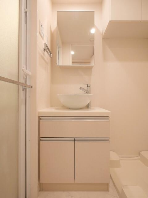 ＰＲＥＭＩＵＭ　ＣＵＢＥ　Ｇ　三軒茶屋の独立洗面台|独立洗面台で身支度をすべて済ませてしまいましょう