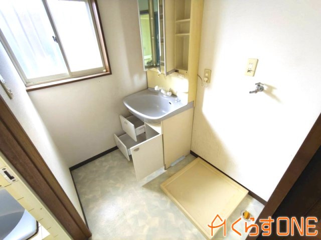 【洗面所】 | 生活便利な立地でゆとりある中古戸建／たつの市御津町苅屋