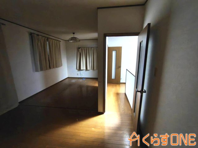 【洋室】 | 生活便利な立地でゆとりある中古戸建／たつの市御津町苅屋