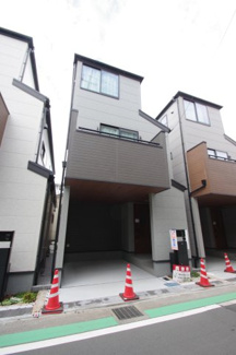 【前面道路含む現地写真】 | 【仲介手数料無料！万円府中市南町4丁目　新築戸建て（全3棟）1号棟　4280万円 | 2号棟