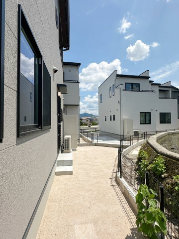安佐南区伴東5丁目 No.2の庭|建物裏手の庭スペース☆
広すぎないのでお手入れも簡単で倉庫を置いたり水遊びなどもしやすいです♪
