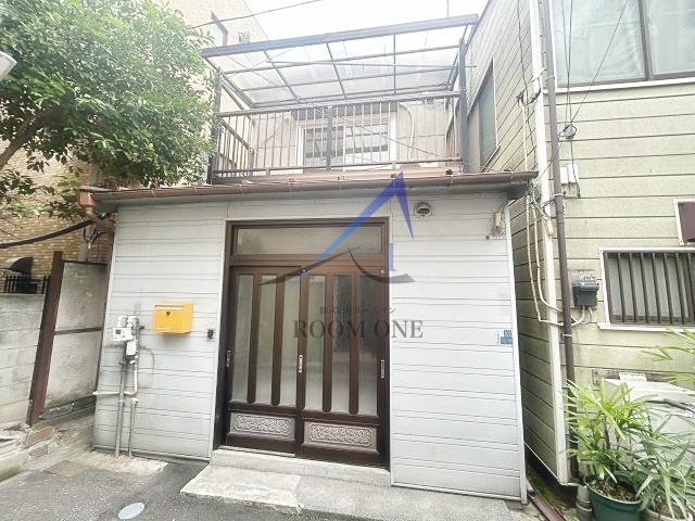 根岸5丁目戸建てのエントランス|エントランスです。