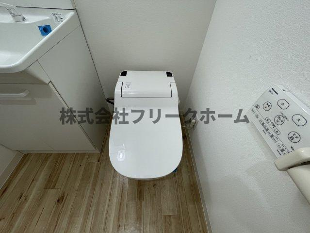 三鷹市下連雀４丁目の賃貸マンションのトイレ