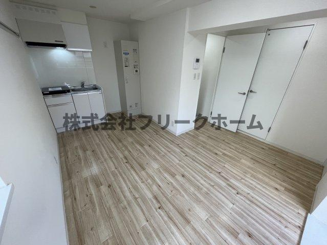 三鷹市下連雀４丁目の賃貸マンションの居間・リビング