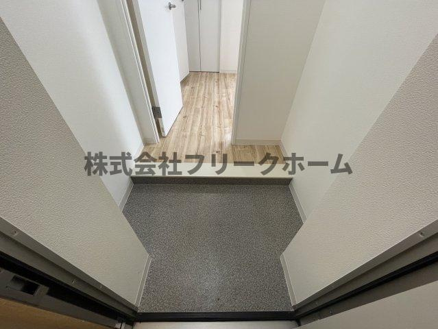 三鷹市下連雀４丁目の賃貸マンションの玄関