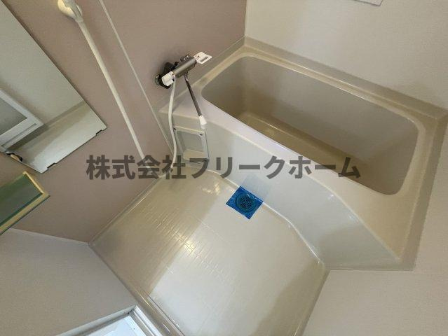 三鷹市下連雀４丁目の賃貸マンションの浴室