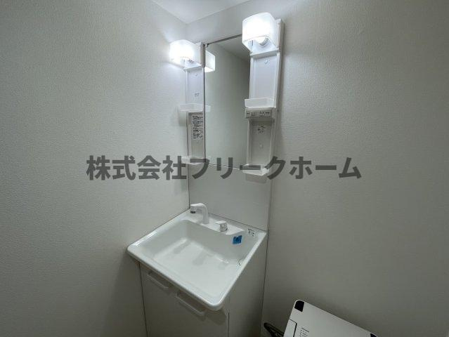 三鷹市下連雀４丁目の賃貸マンションの洗面所
