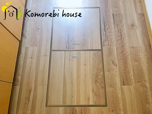 桶川市上日出谷　中古戸建の内装|床下収納です