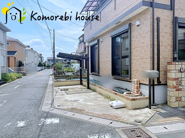 桶川市上日出谷　中古戸建の駐車場|駐車場に車を止められます