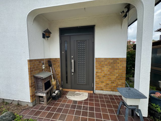 今だけお得な中古戸建♪常陸太田市瑞龍町の玄関|収納もある玄関です