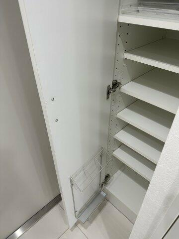 狛江市東和泉２丁目の賃貸マンションの玄関