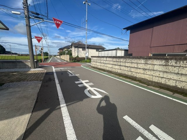 築浅で立地も良い豪華な注文住宅♪さくら市氏家の前面道路含む現地写真|前面道路含む現地写真です