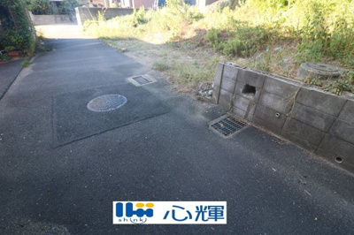 【前面道路含む現地写真】 | 鍋倉町・土地（53坪）