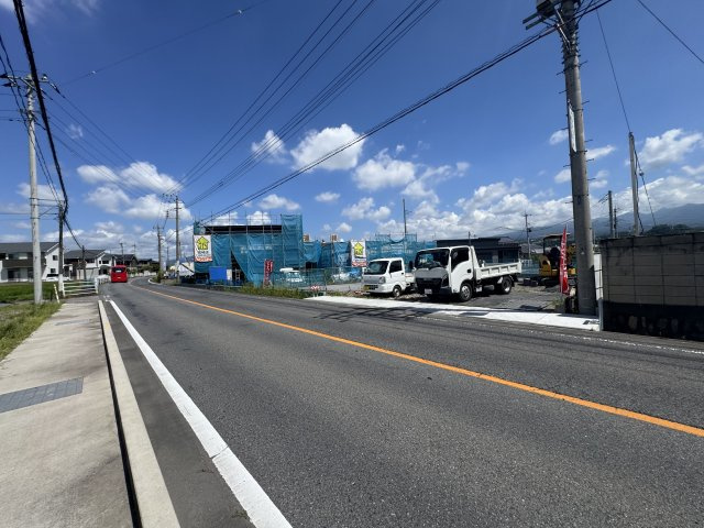 新築　渋川市半田　5号棟の前面道路含む現地写真|現地写真　東側接道幅員約4.3ｍ