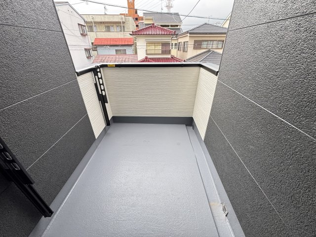MELDIA守山区西島町015⑤｜名古屋市の戸建ならホームアップのバルコニー|南向きの広いバルコニーなら、家族みんなの洗濯物も一気に乾いて家事時短に