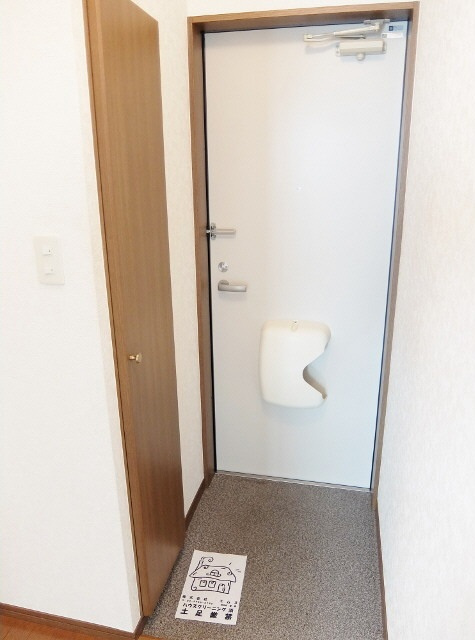 プレジール浦和の玄関