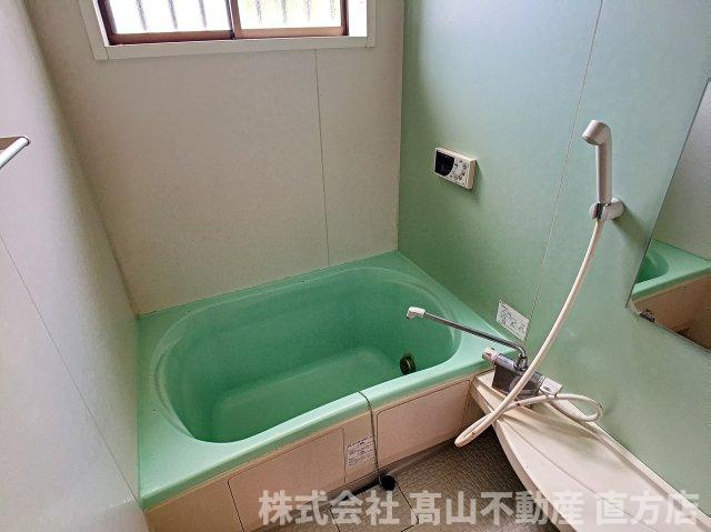 直方市大字感田のテラスの浴室