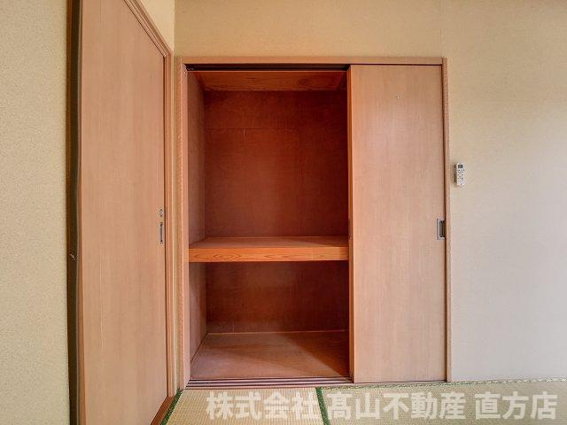 直方市大字感田のテラスの収納