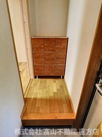 直方市大字感田のテラスの玄関