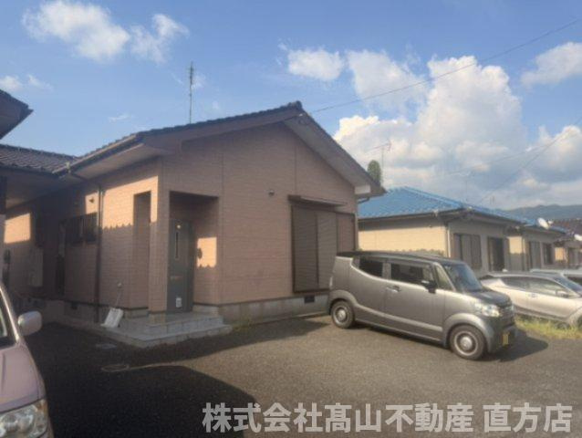 直方市大字感田のテラスの駐車場