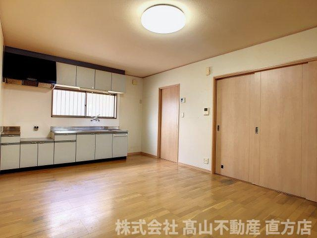 直方市大字感田のテラスの居間・リビング