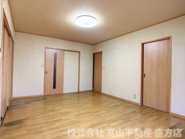 直方市大字感田のテラスの居間・リビング