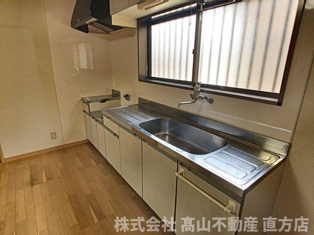 直方市大字感田のテラスのキッチン