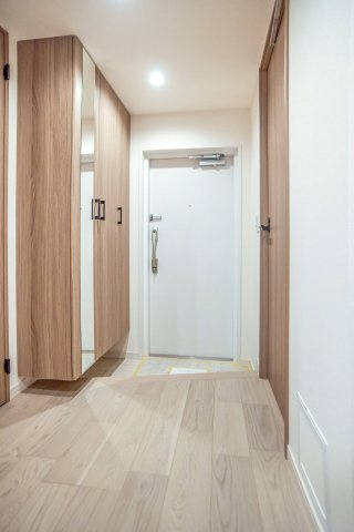 三田ナショナルコートの玄関|三田ナショナルコート：玄関にはシューズボックスがあり靴もスッキリ収納可能です！