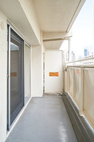 三田ナショナルコートのバルコニー|三田ナショナルコート：約８．４０平米のワイドバルコニー画像です！
