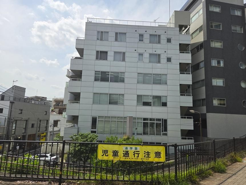 渋谷区上原１丁目の店舗事務所の外観