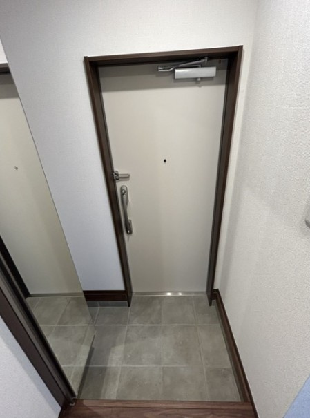 入間市豊岡２丁目のアパートの玄関