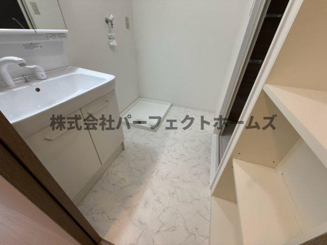 ロイヤルシャトー交野の洗面所|使いやすい洗面所です
