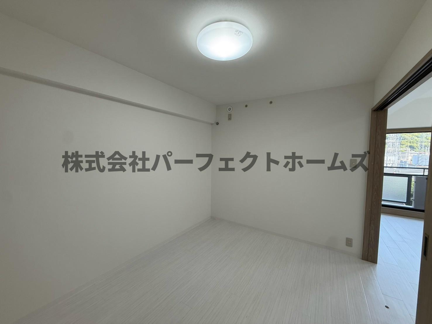 ロイヤルシャトー交野の洋室|使い勝手のいい洋室です