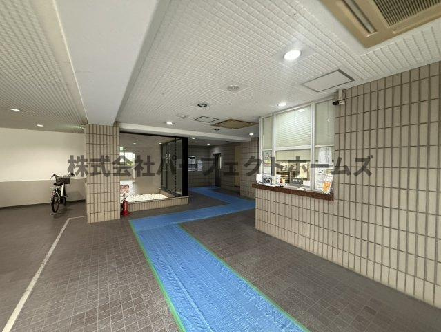 ロイヤルシャトー交野のロビー|毎日通るロビーはこのようになっています