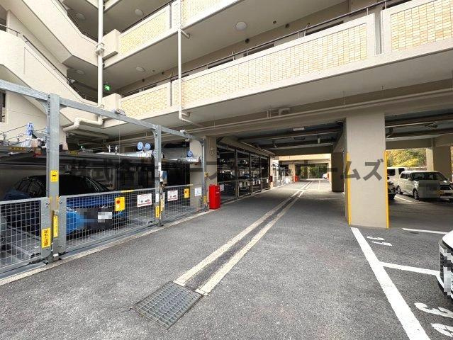 ロイヤルシャトー交野の駐車場|駐車場完備です
