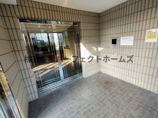 ロイヤルシャトー交野のエントランス|エントランスです