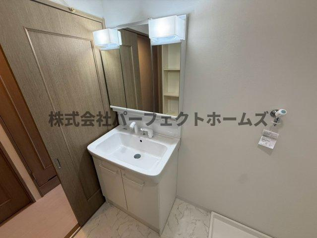 ロイヤルシャトー交野の独立洗面台