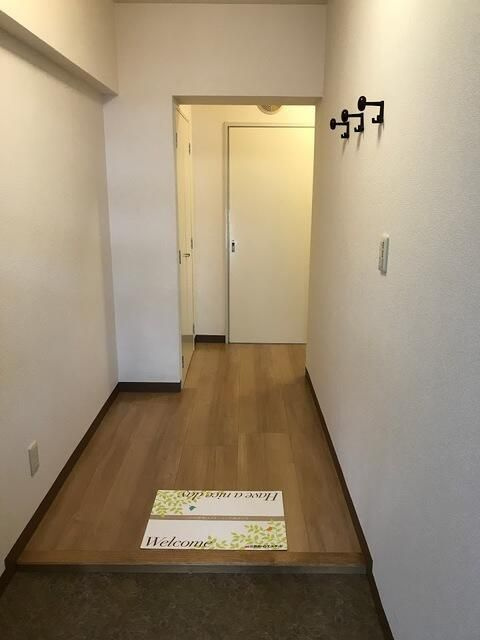 コーポレート小金井梶野通り５号棟の玄関