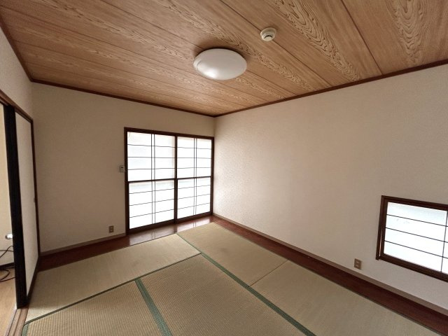 八戸市高州2丁目の和室|1階約6帖和室の写真です。
