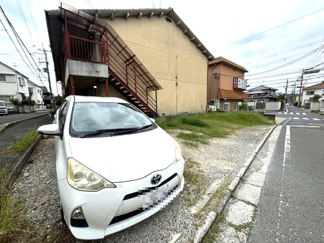 東阪田文化住宅の駐車場