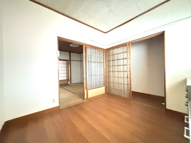 東阪田文化住宅の居間・リビング